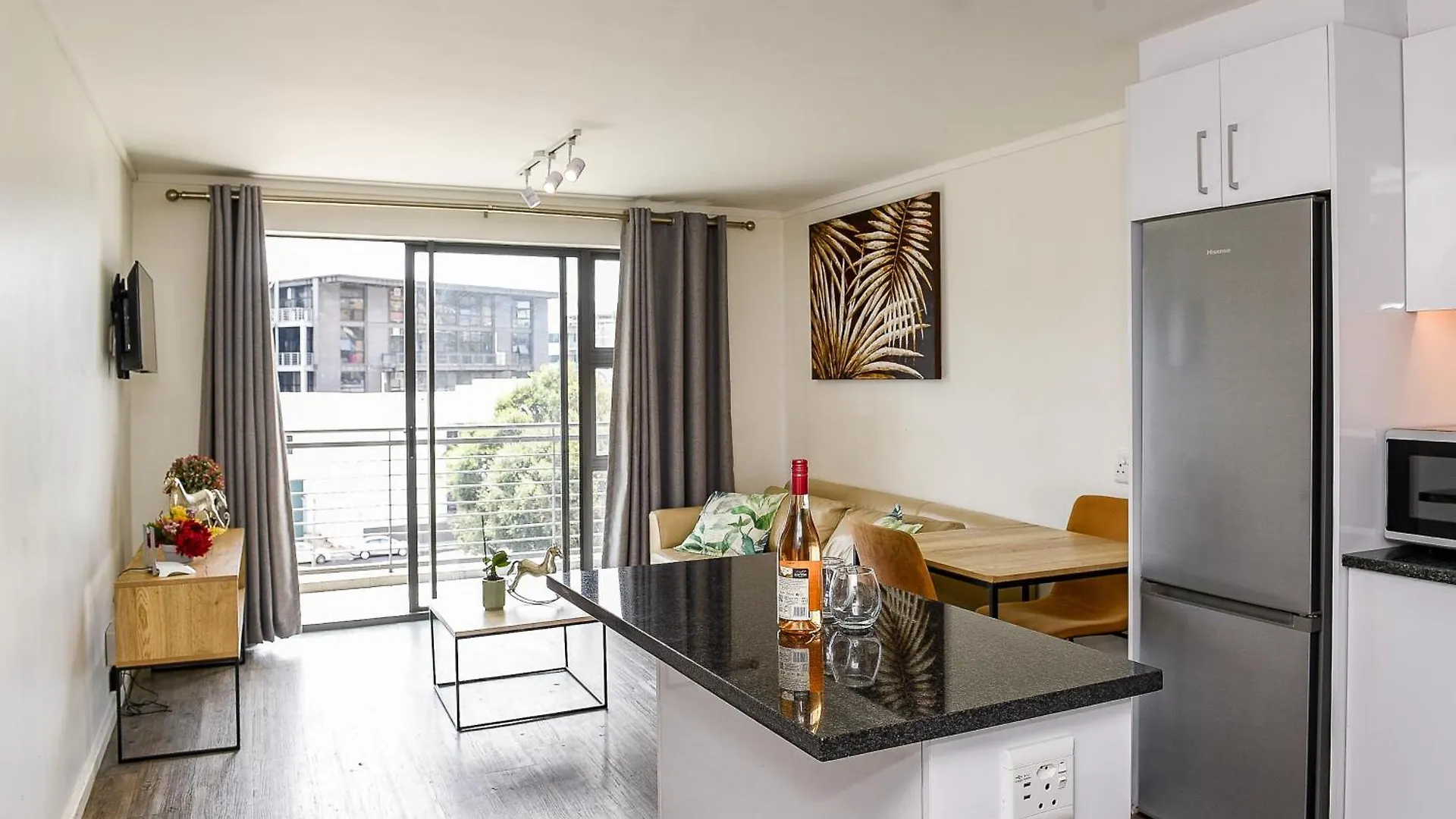 Modern 2 Bedroom Unit In District Six contacts