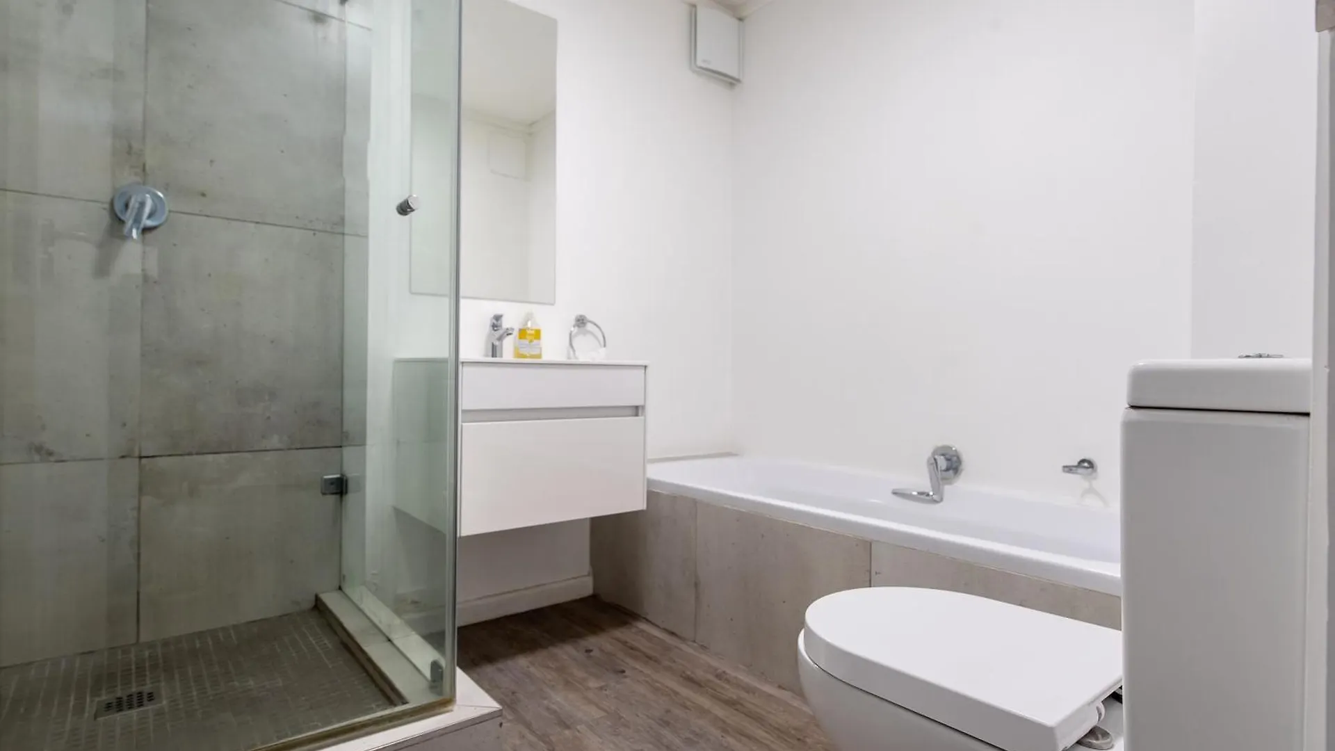 Modern 2 Bedroom Unit In District Six Cape Town 0*,