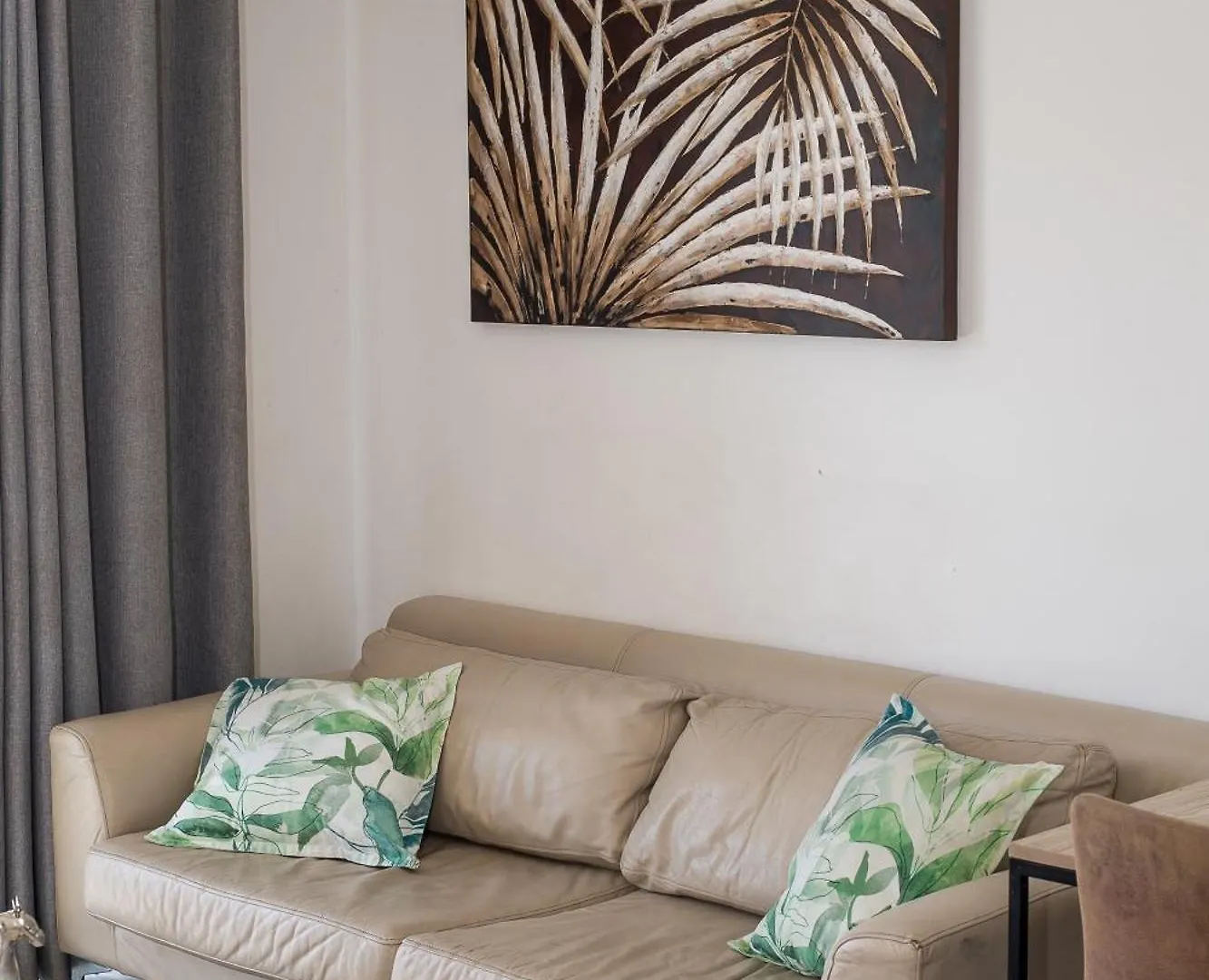 Modern 2 Bedroom Unit In District Six Cape Town