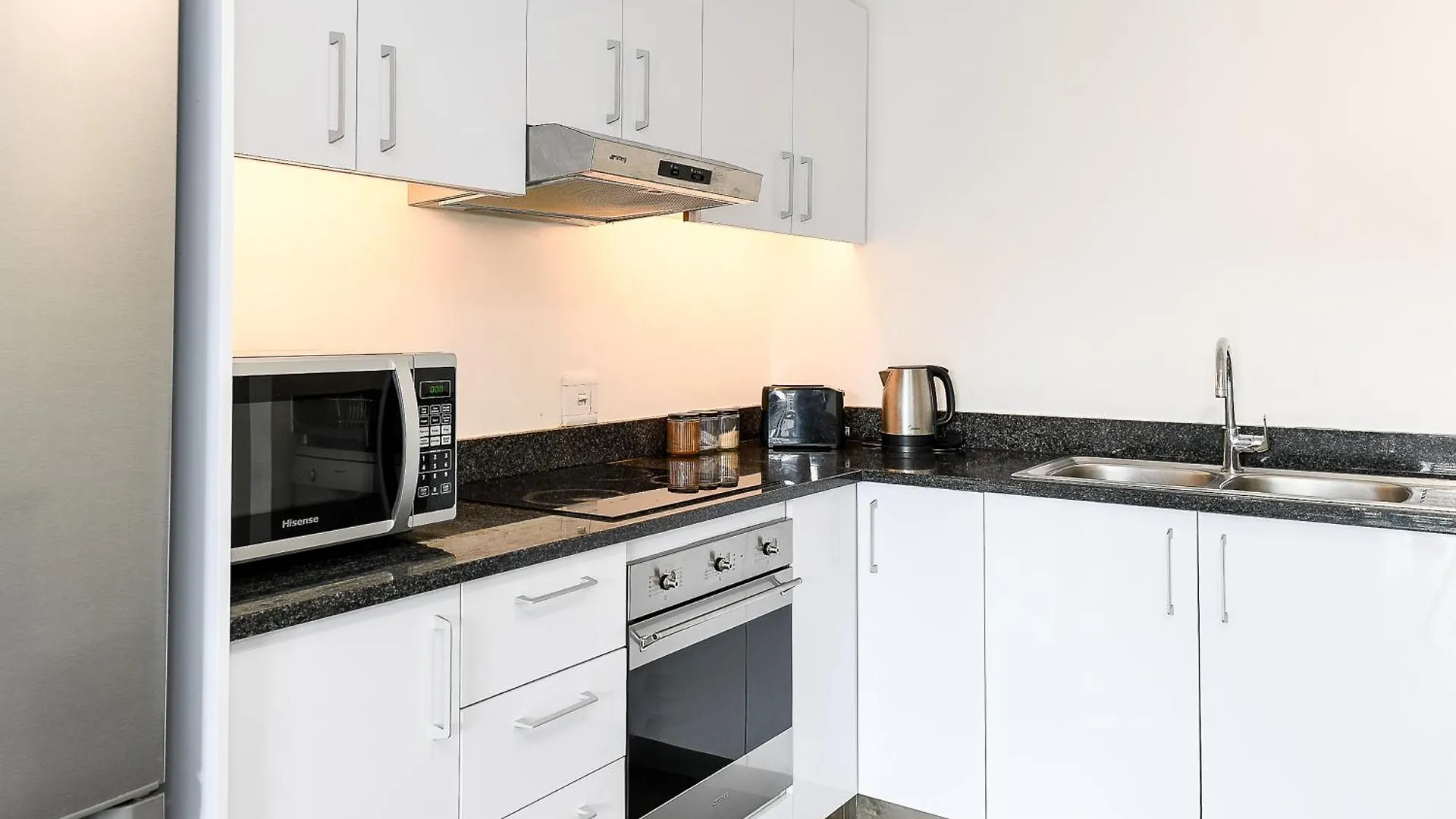 Modern 2 Bedroom Unit In District Six Cape Town