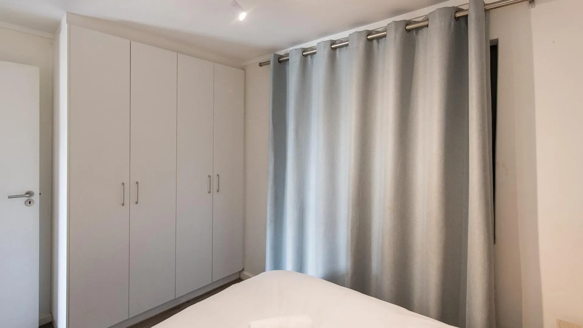 Modern 2 Bedroom Unit In District Six Cape Town Daire