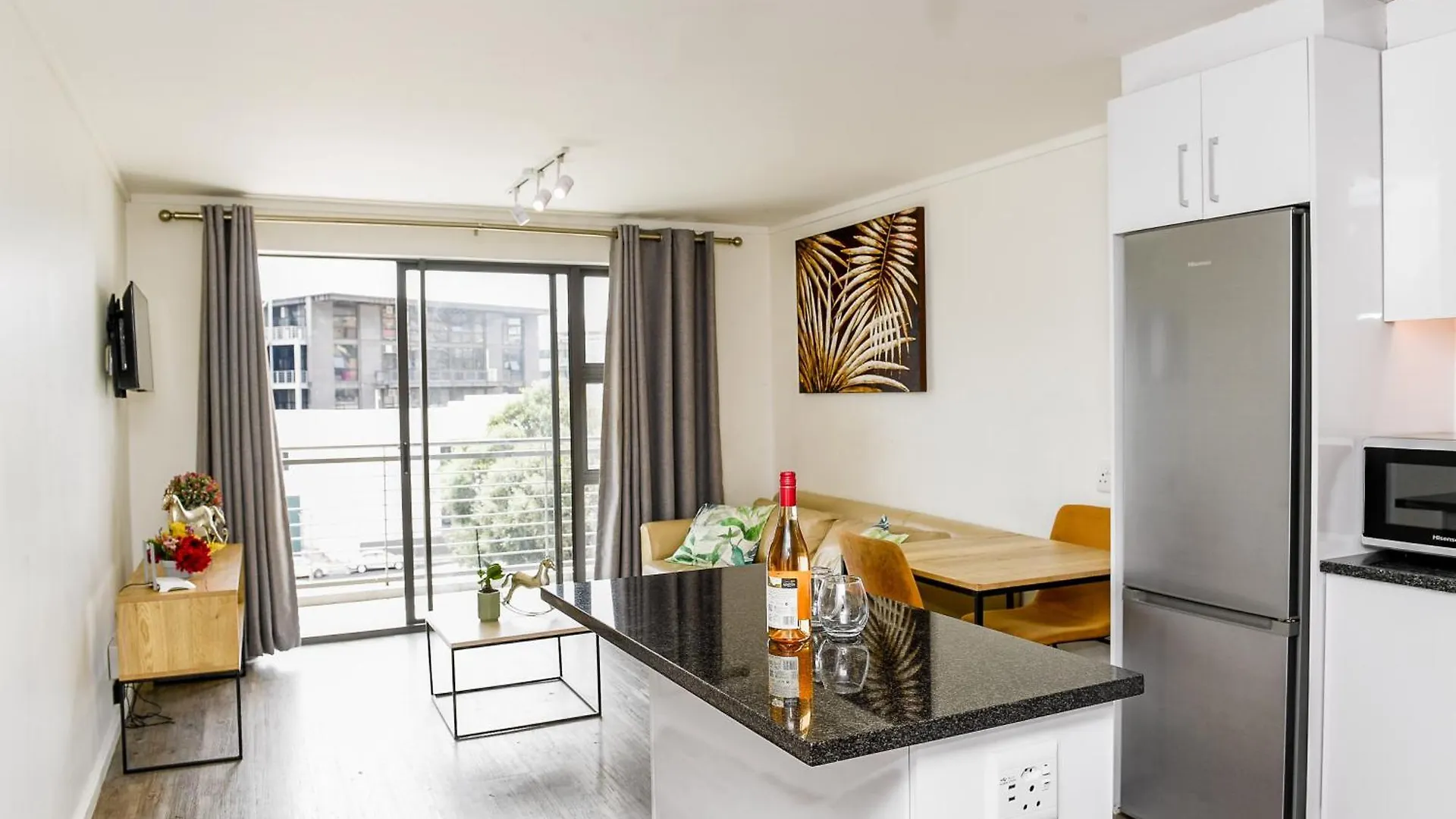 Modern 2 Bedroom Unit In District Six Cape Town 0*,
